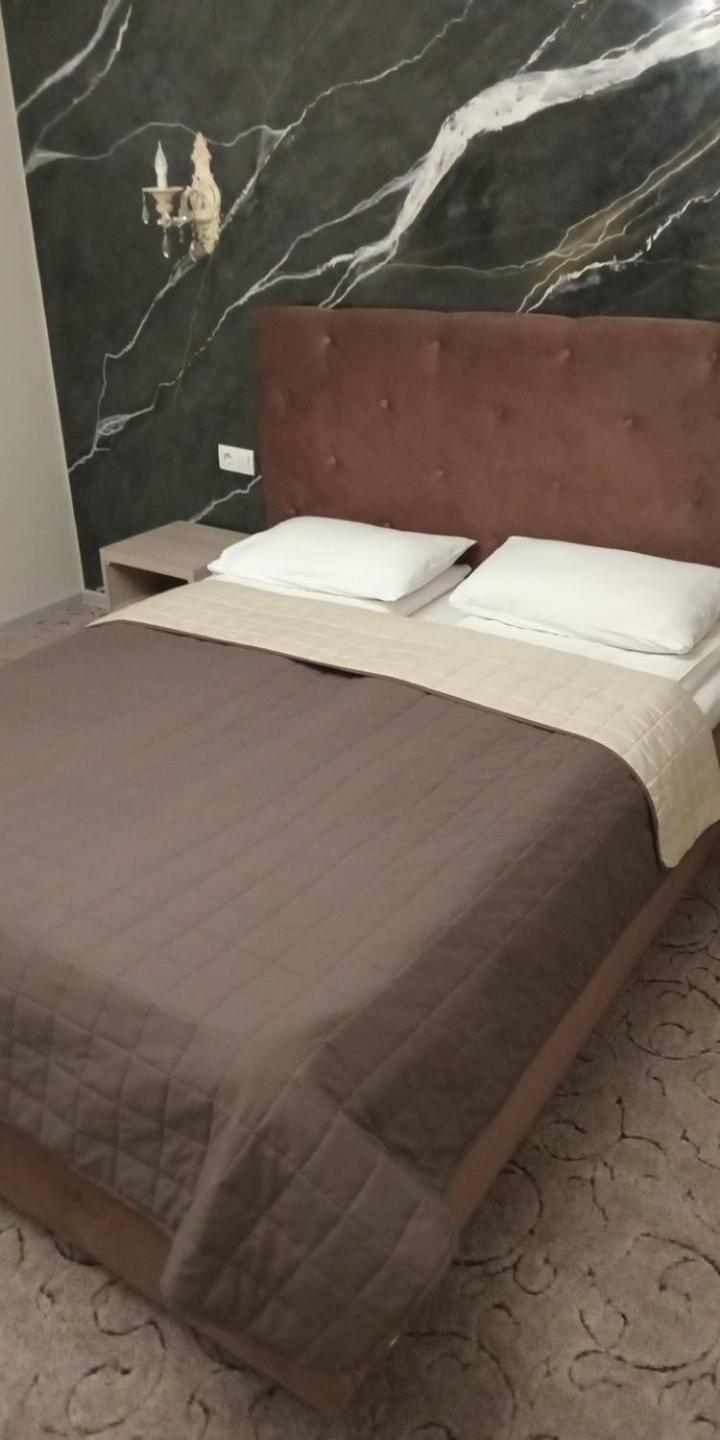 Mon Ami Hotel Ivano-Frankivsk Ngoại thất bức ảnh