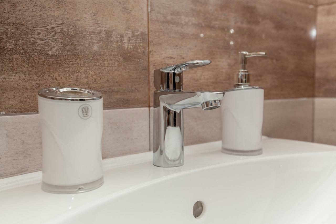 Mon Ami Hotel Ivano-Frankivsk Ngoại thất bức ảnh