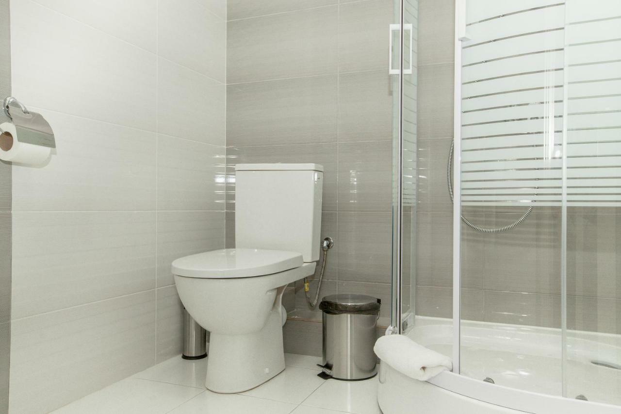Mon Ami Hotel Ivano-Frankivsk Ngoại thất bức ảnh