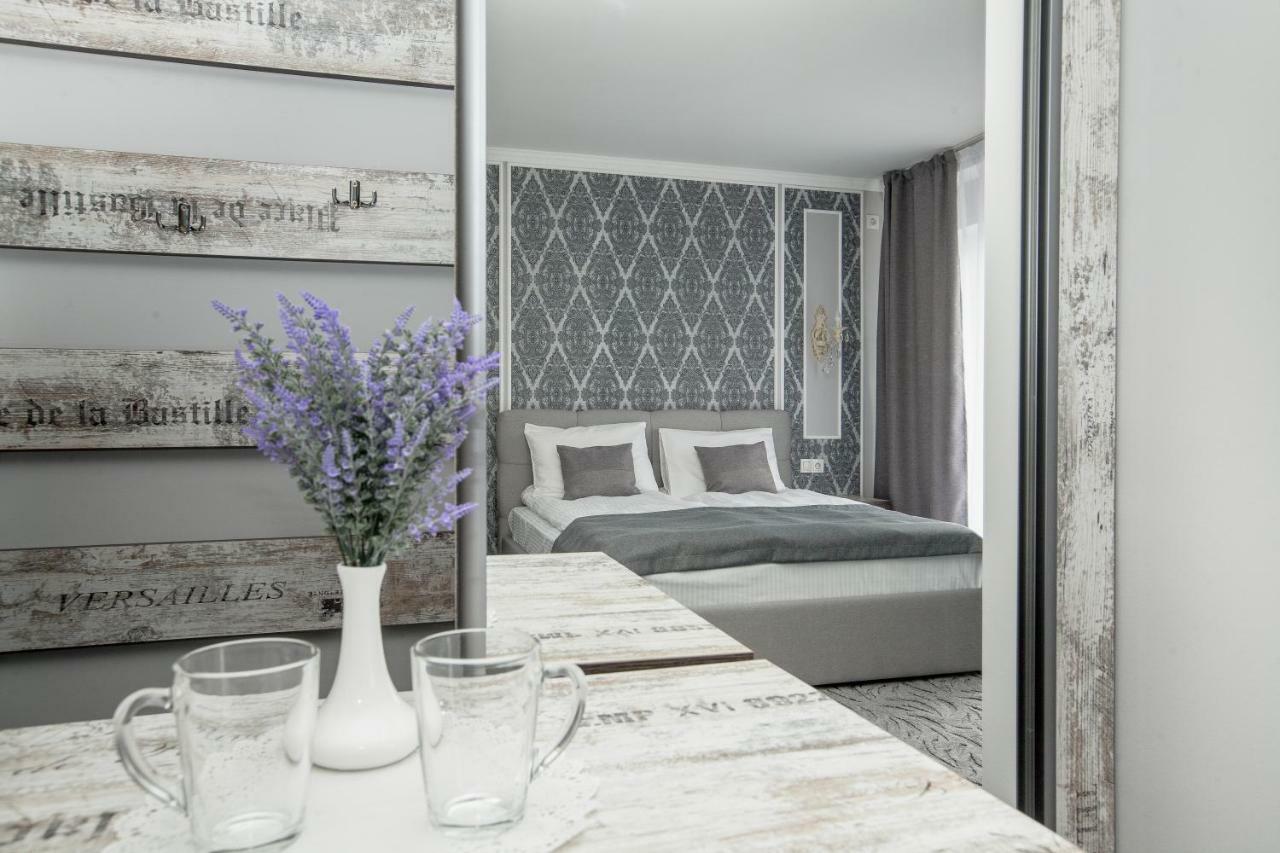 Mon Ami Hotel Ivano-Frankivsk Ngoại thất bức ảnh