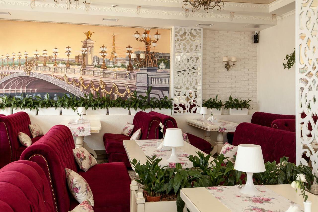 Mon Ami Hotel Ivano-Frankivsk Ngoại thất bức ảnh